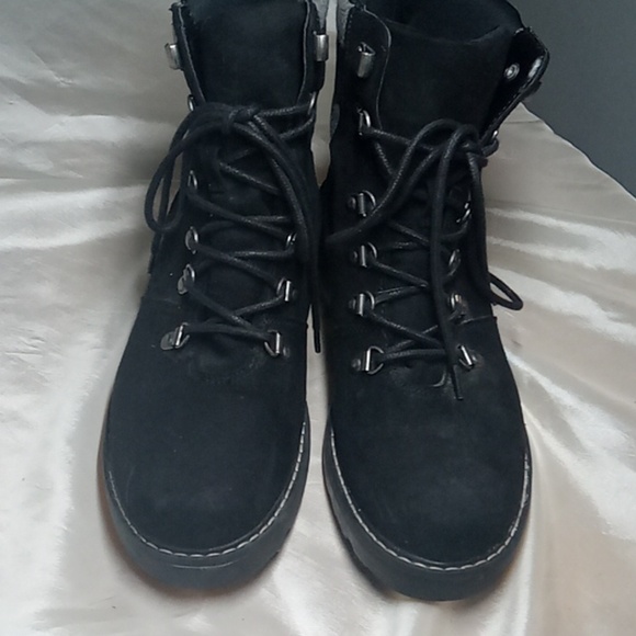 Universal thread black boots size 9.5 - Picture 1 of 8